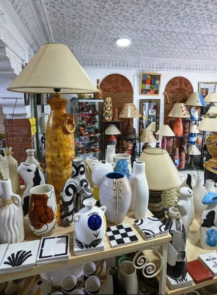 Poterie luminaire et carreaux fait main